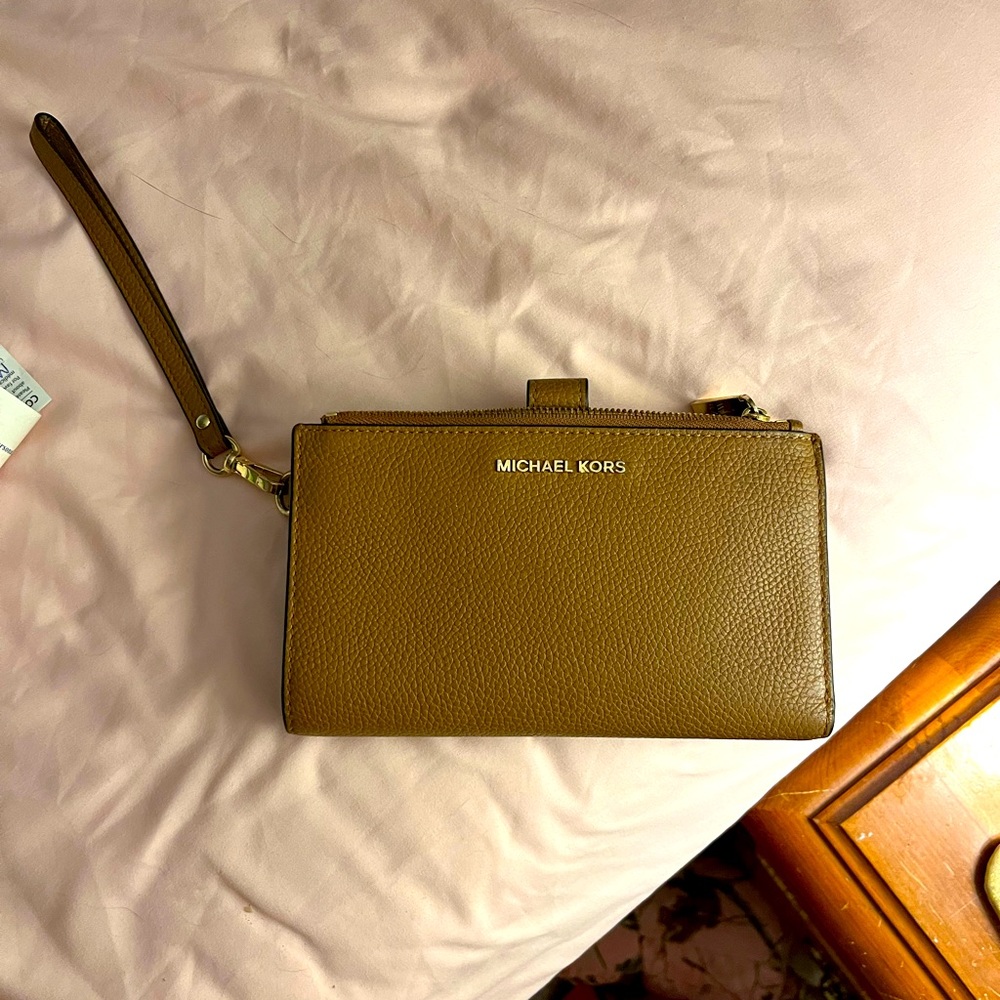 Michael Kors wristlet